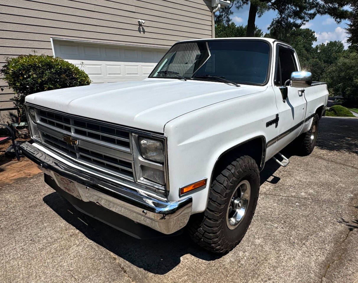 Chevrolet-Ck-10-series-1985-Off-White-Gray