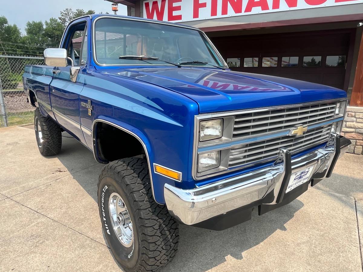 Chevrolet-Ck-pickup-12-ton-1984-blue