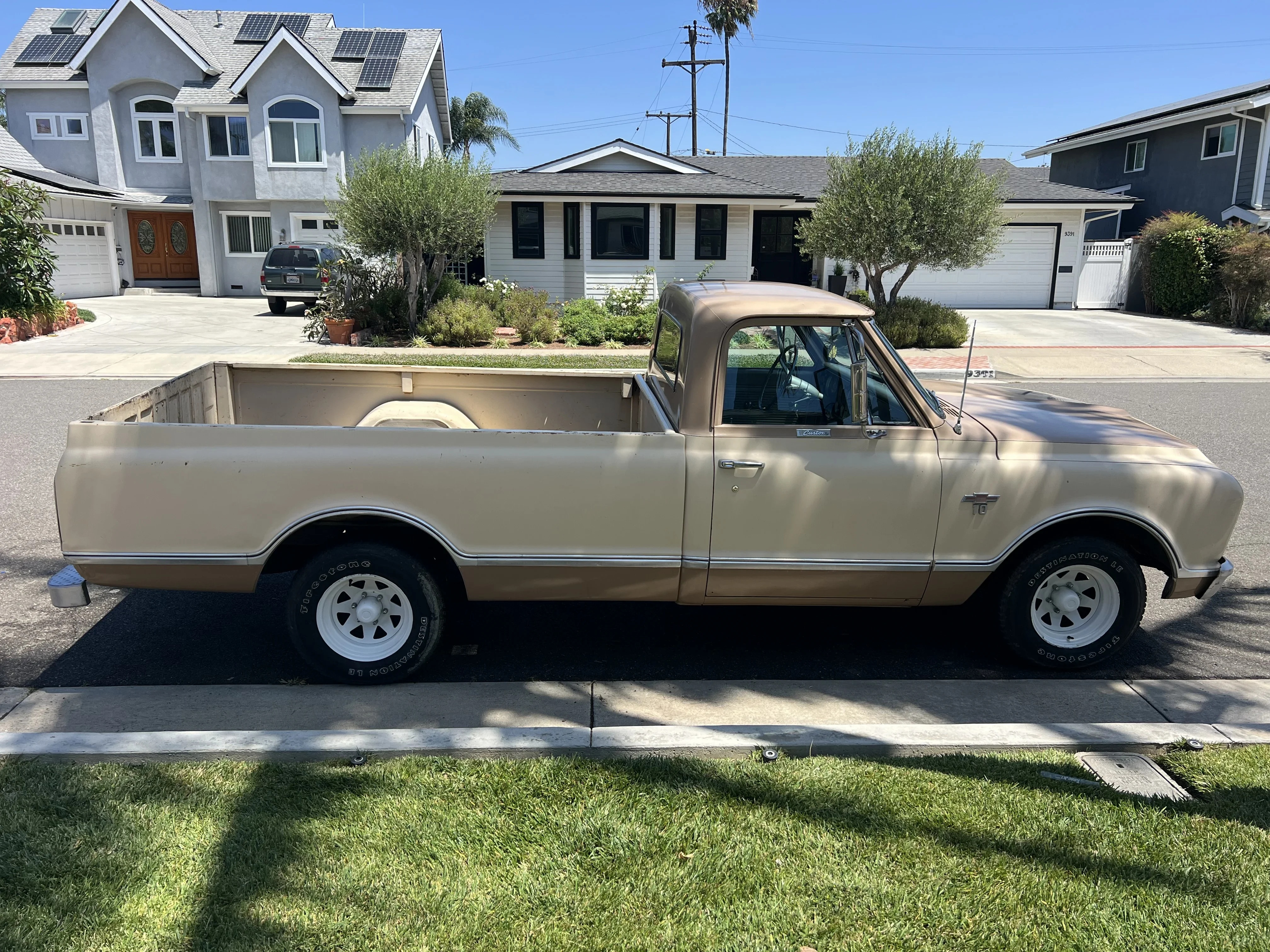 Chevrolet-Ck-truck-c10-1967-Beige-Silver