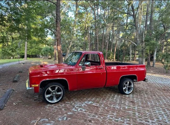 Chevrolet-Ck-truck-c10-1986-Red-Red