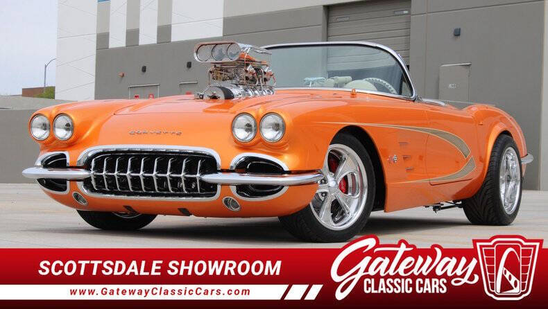 Chevrolet-Corvette-1960-Tangerine-Pearl-Cream