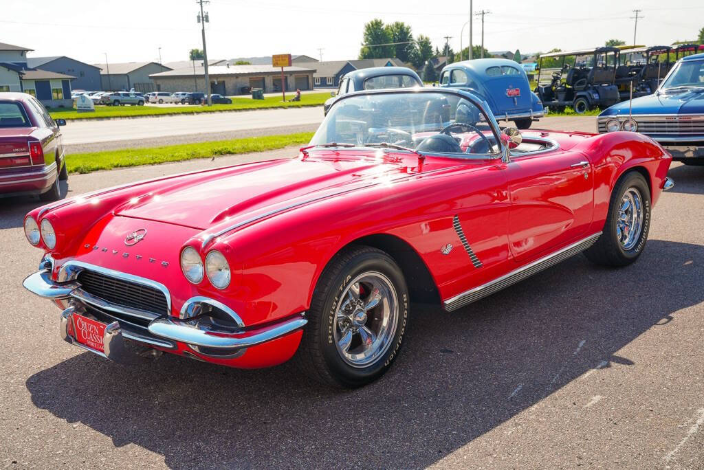 Chevrolet-Corvette-1962-Red-Black