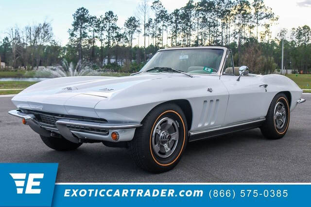 Chevrolet-Corvette-1966-Ermine-White-Saddle