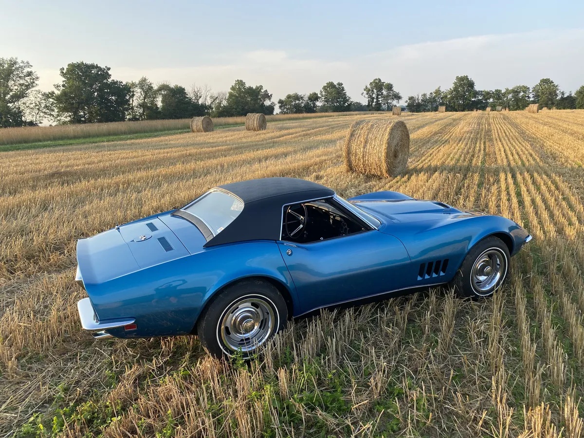 Chevrolet-Corvette-1968-Lemans-Blue-Black