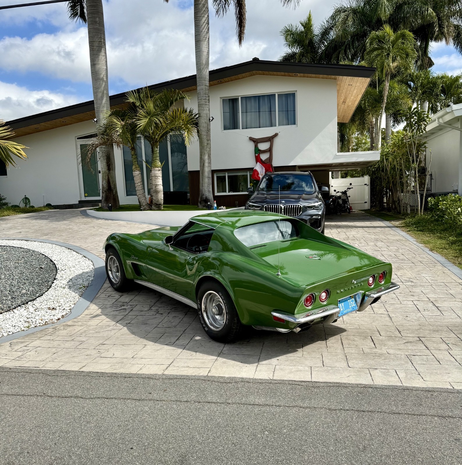 Chevrolet-Corvette-1973-Coupe-Black