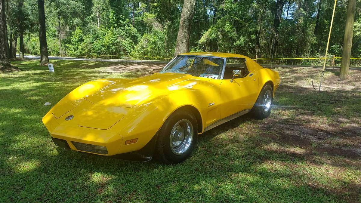 Chevrolet-Corvette-1973-yellow