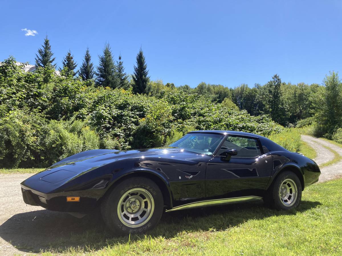 Chevrolet-Corvette-1977-black