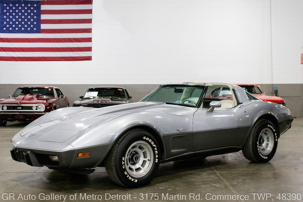 Chevrolet-Corvette-1978-White