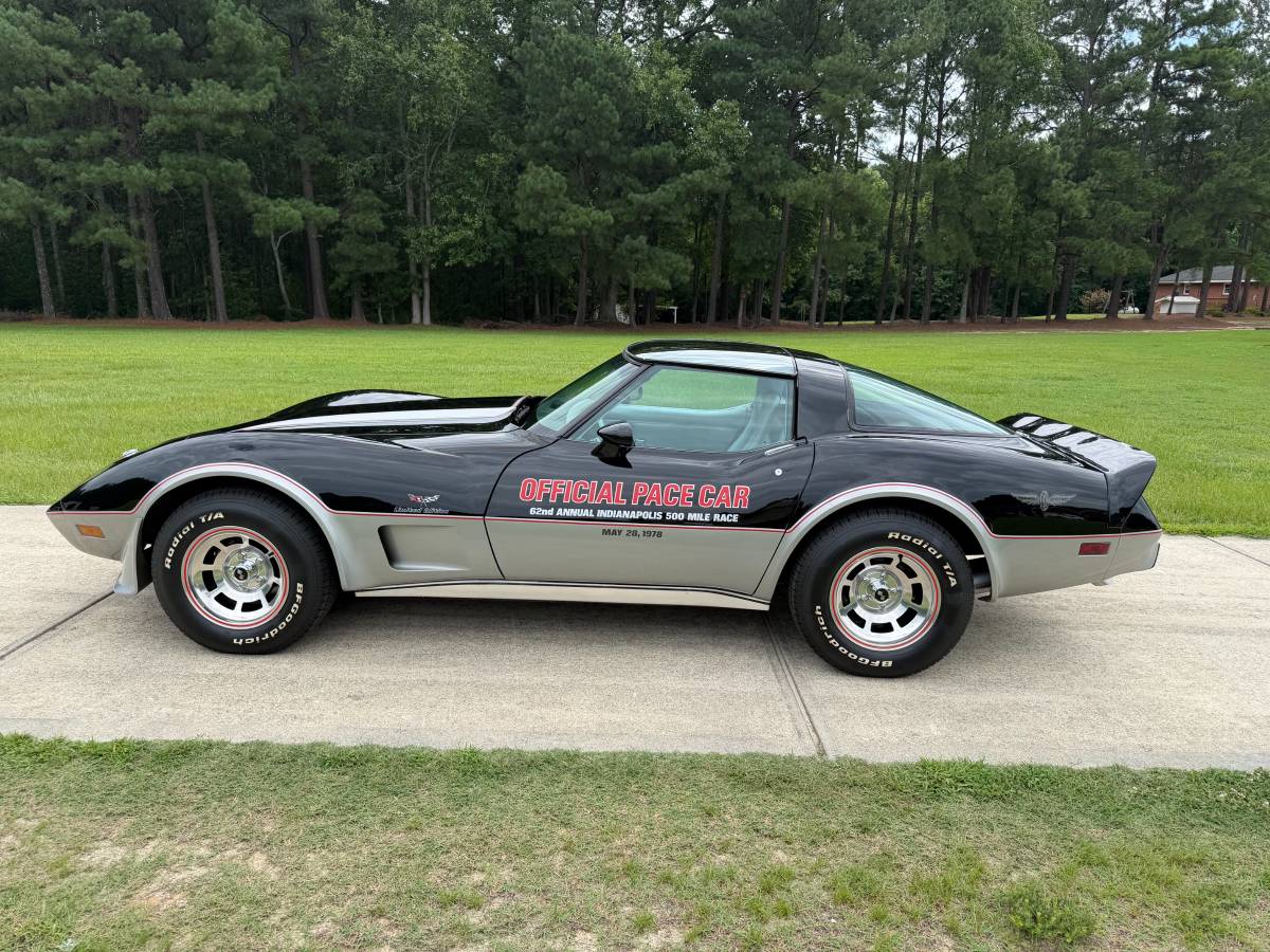 Chevrolet-Corvette-1978-black