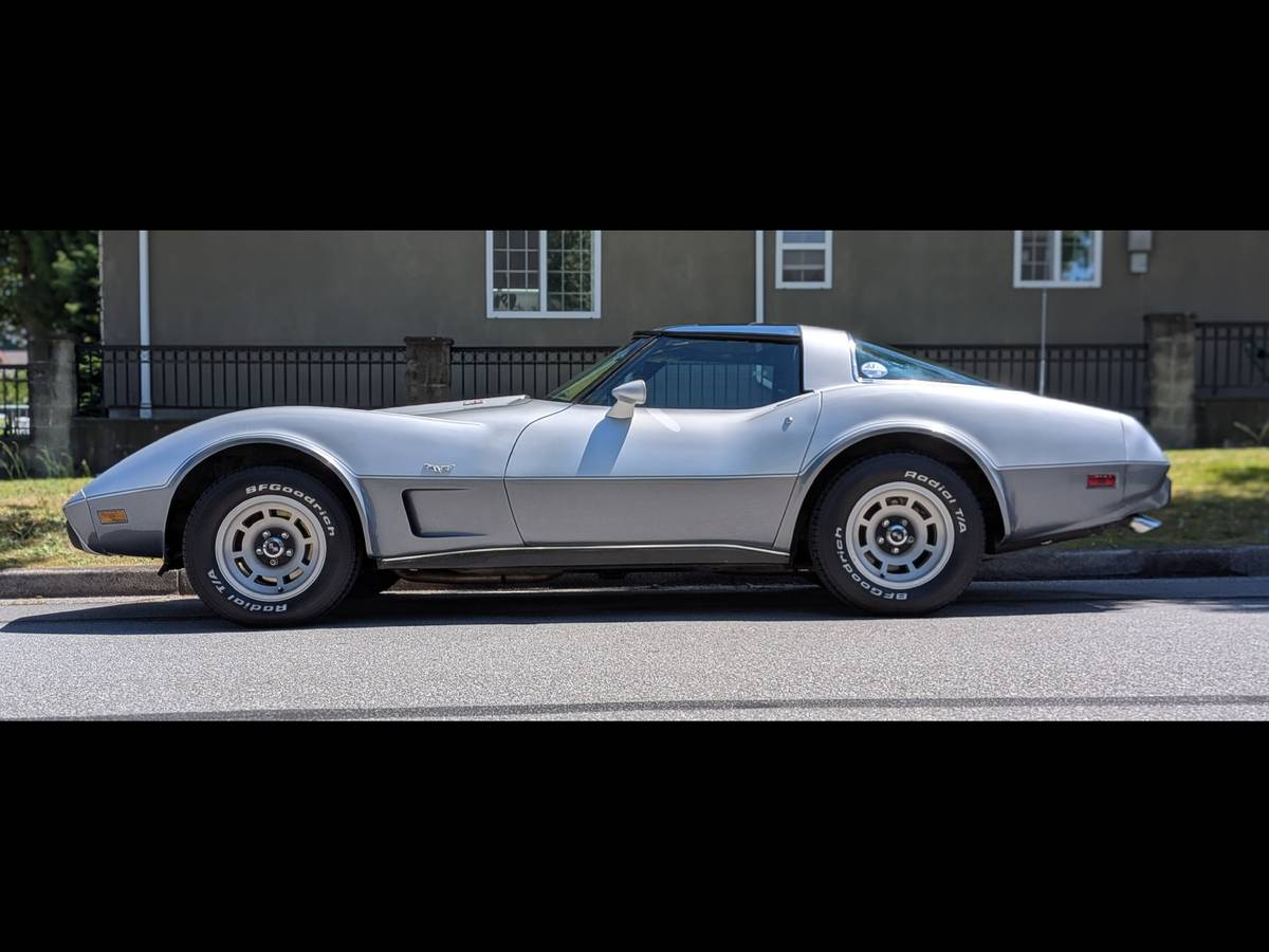 Chevrolet-Corvette-1978-silver