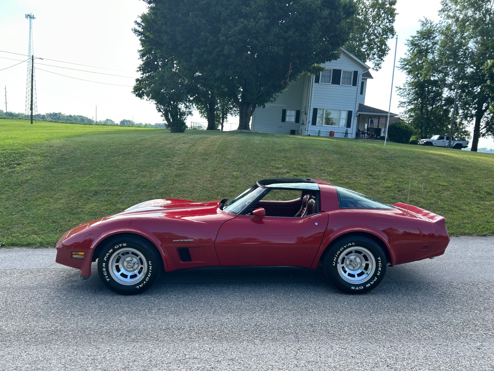 Chevrolet-Corvette-1982-Coupe-Red