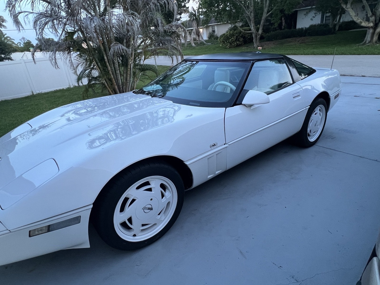 Chevrolet-Corvette-1988-Hatchback