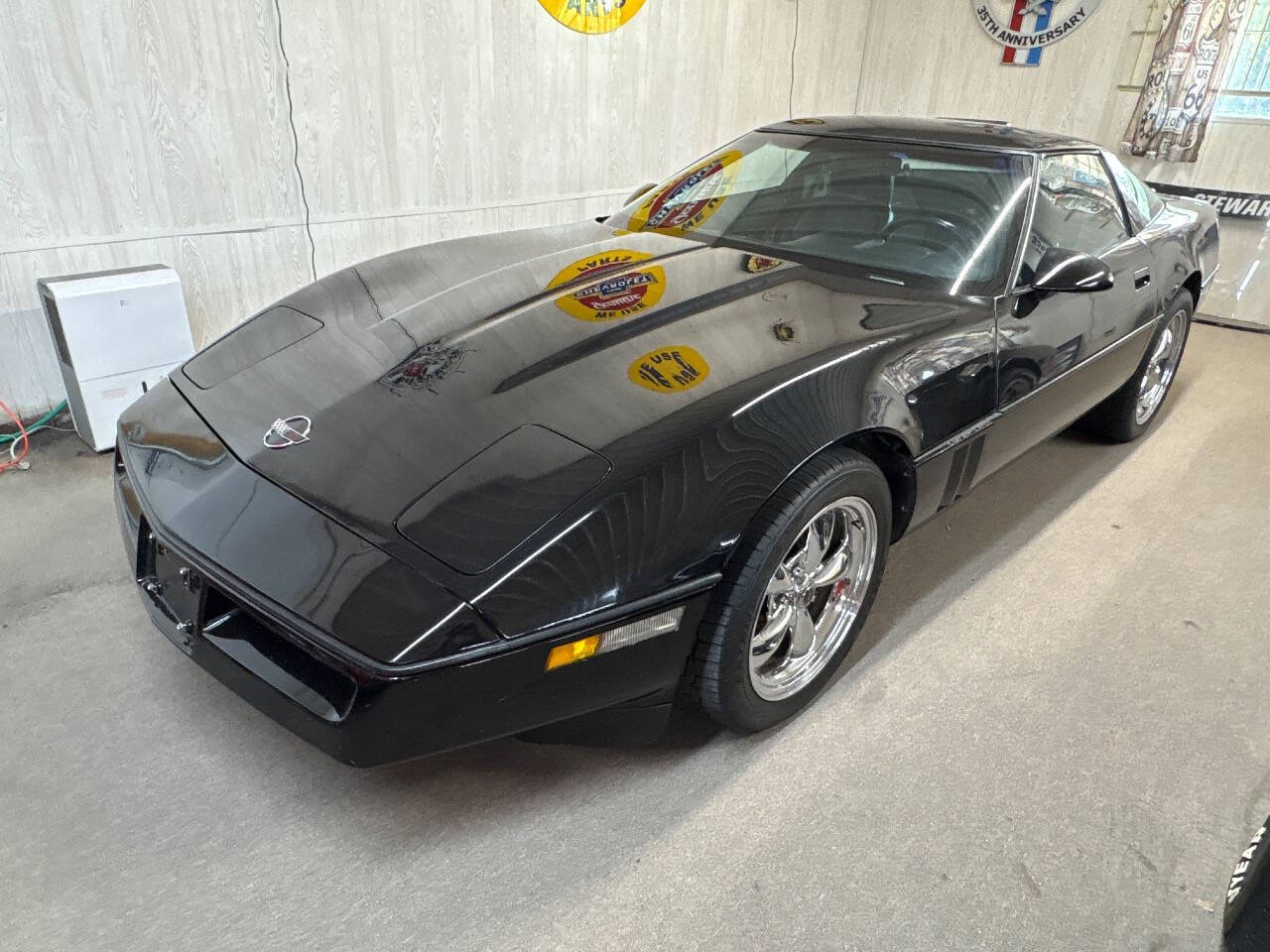 Chevrolet-Corvette-1990-Black-Gray