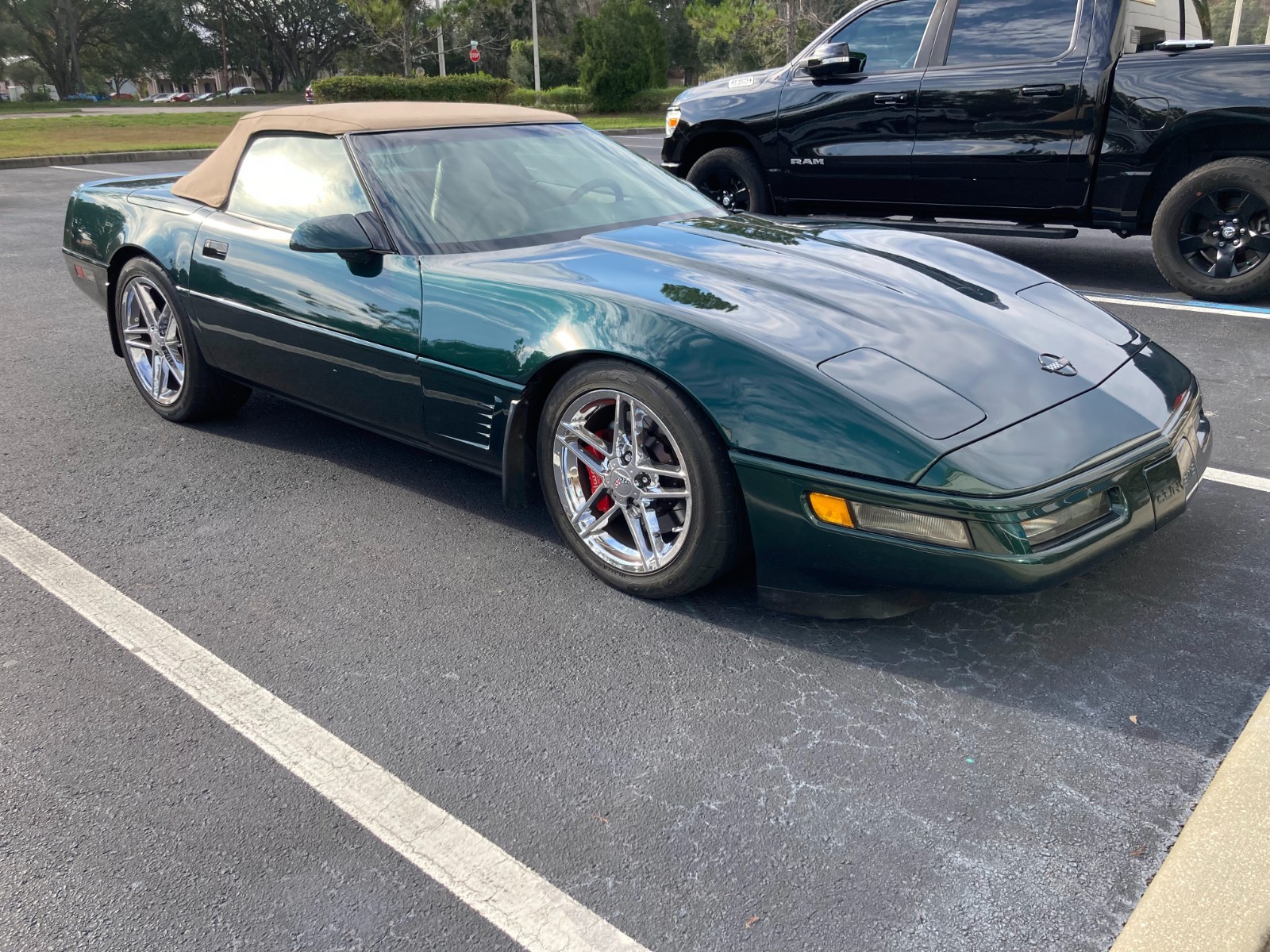 Chevrolet-Corvette-1996-Convertible-BiegeBlack