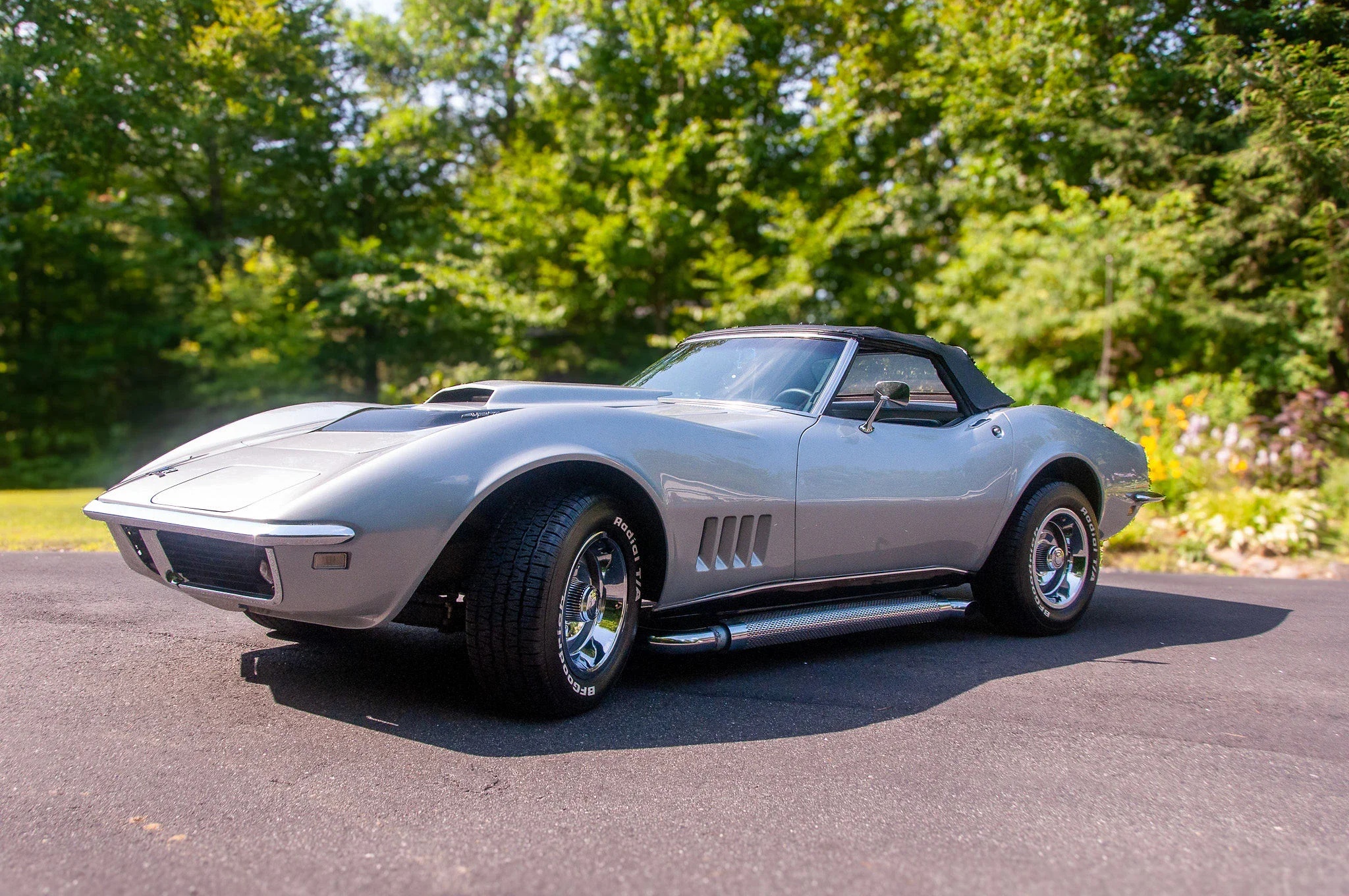 Chevrolet-Corvette-427-convertible-1968-Silver-Black
