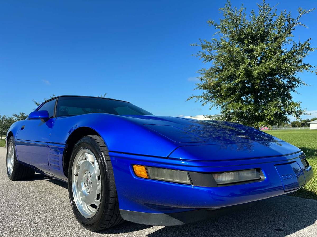 Chevrolet-Corvette-convertible-coupe-1994-blue