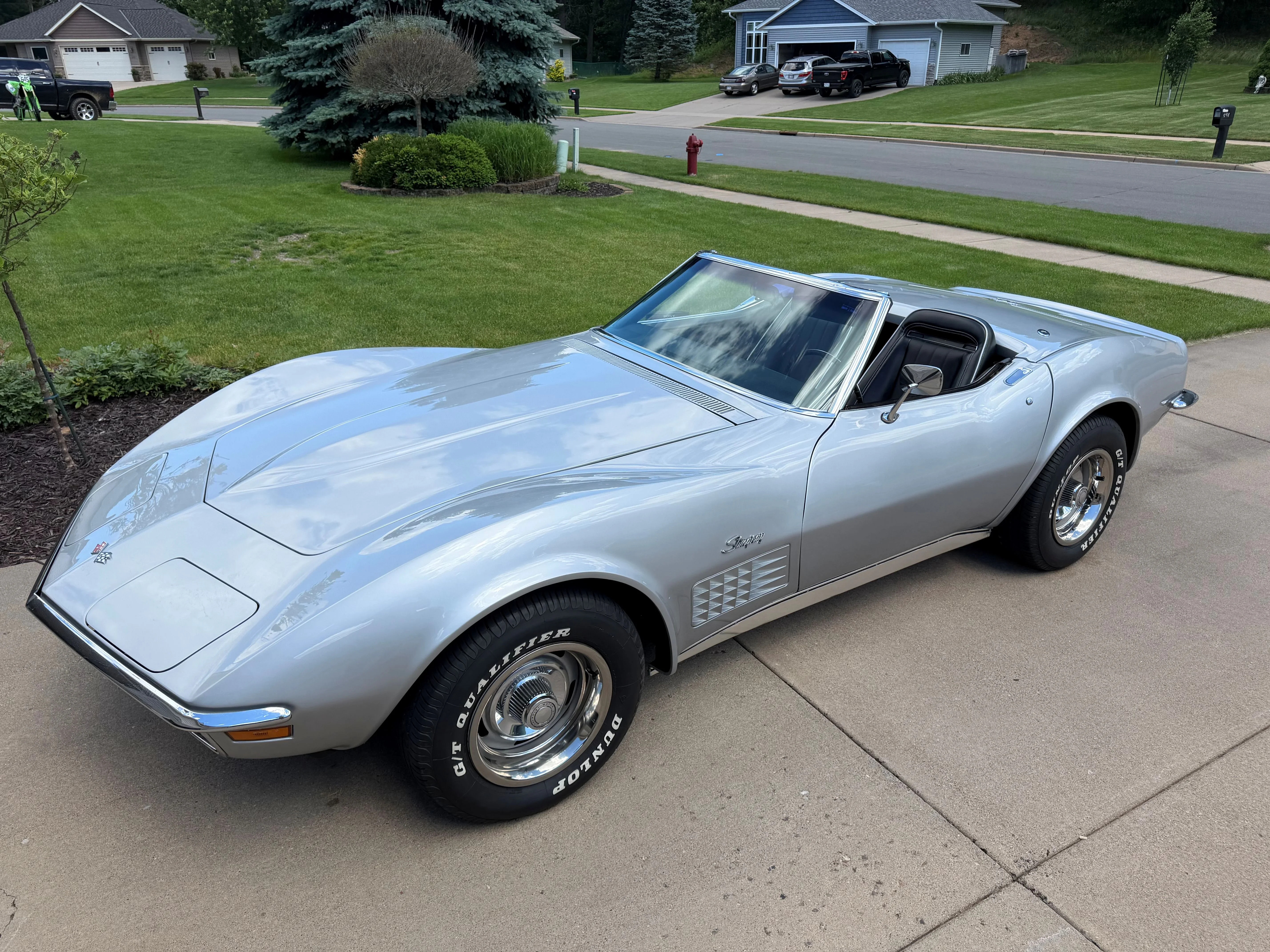 Chevrolet-Corvette-stingray-convertible-1970-Silver-Black