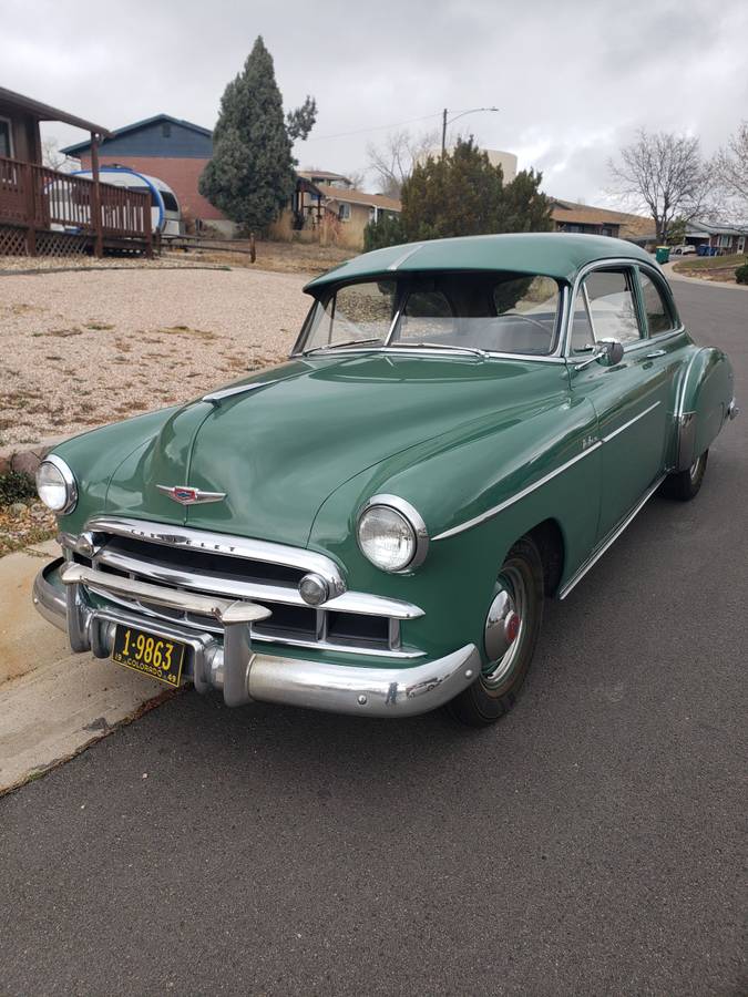 Chevrolet-Deluxe-sedan-1949-green