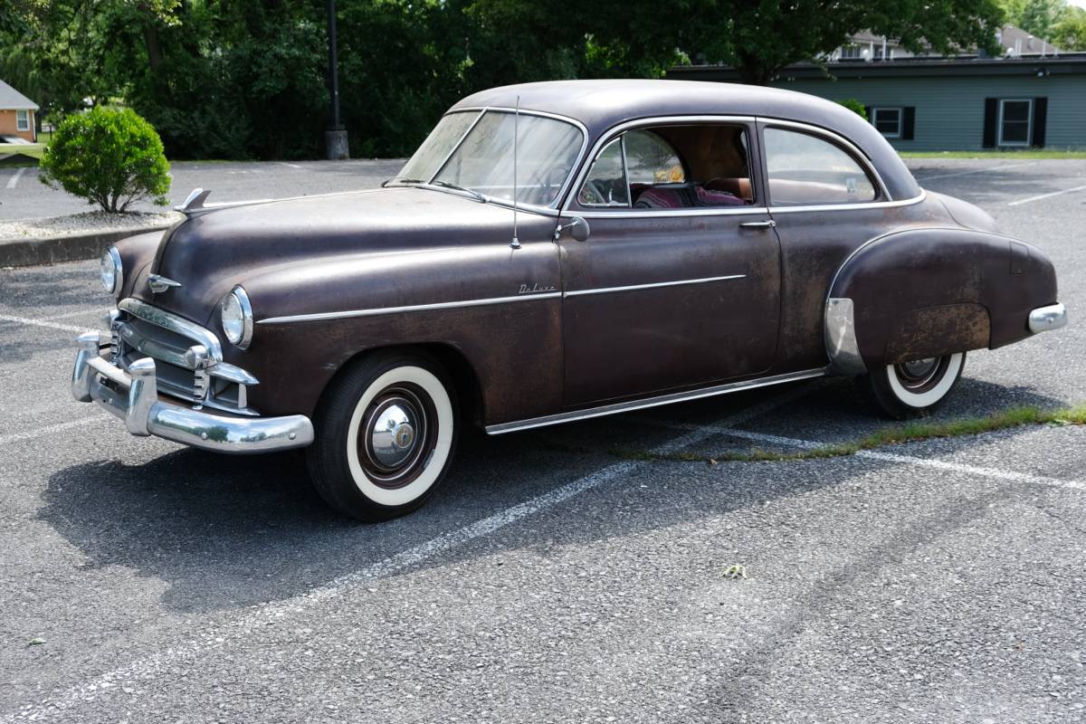Chevrolet-Deluxe-tudor-1950-red