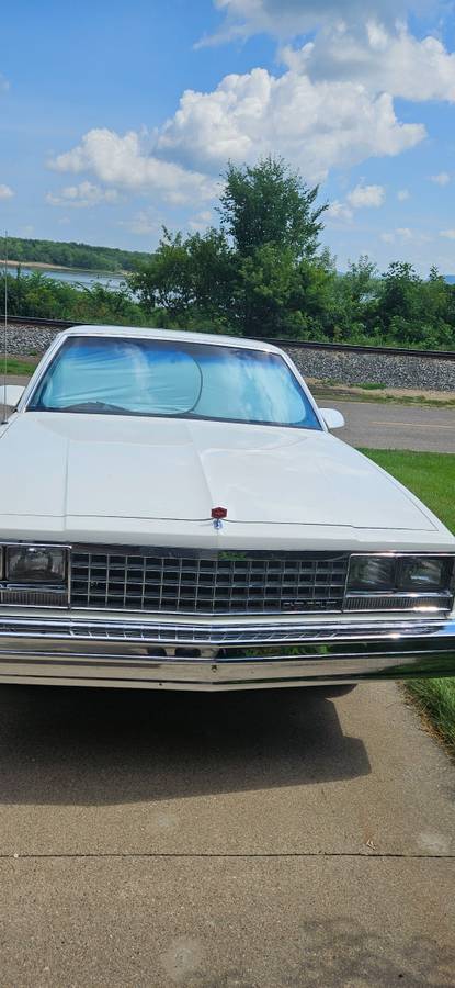 Chevrolet-El-camino-1987-white