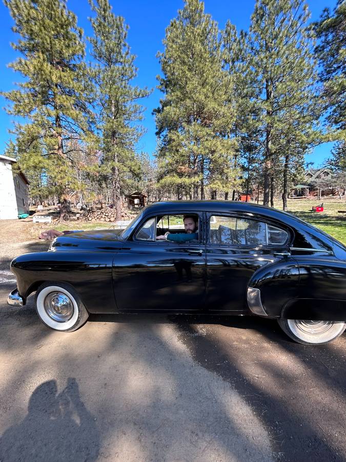 Chevrolet-Fleetline-deluxe-1950