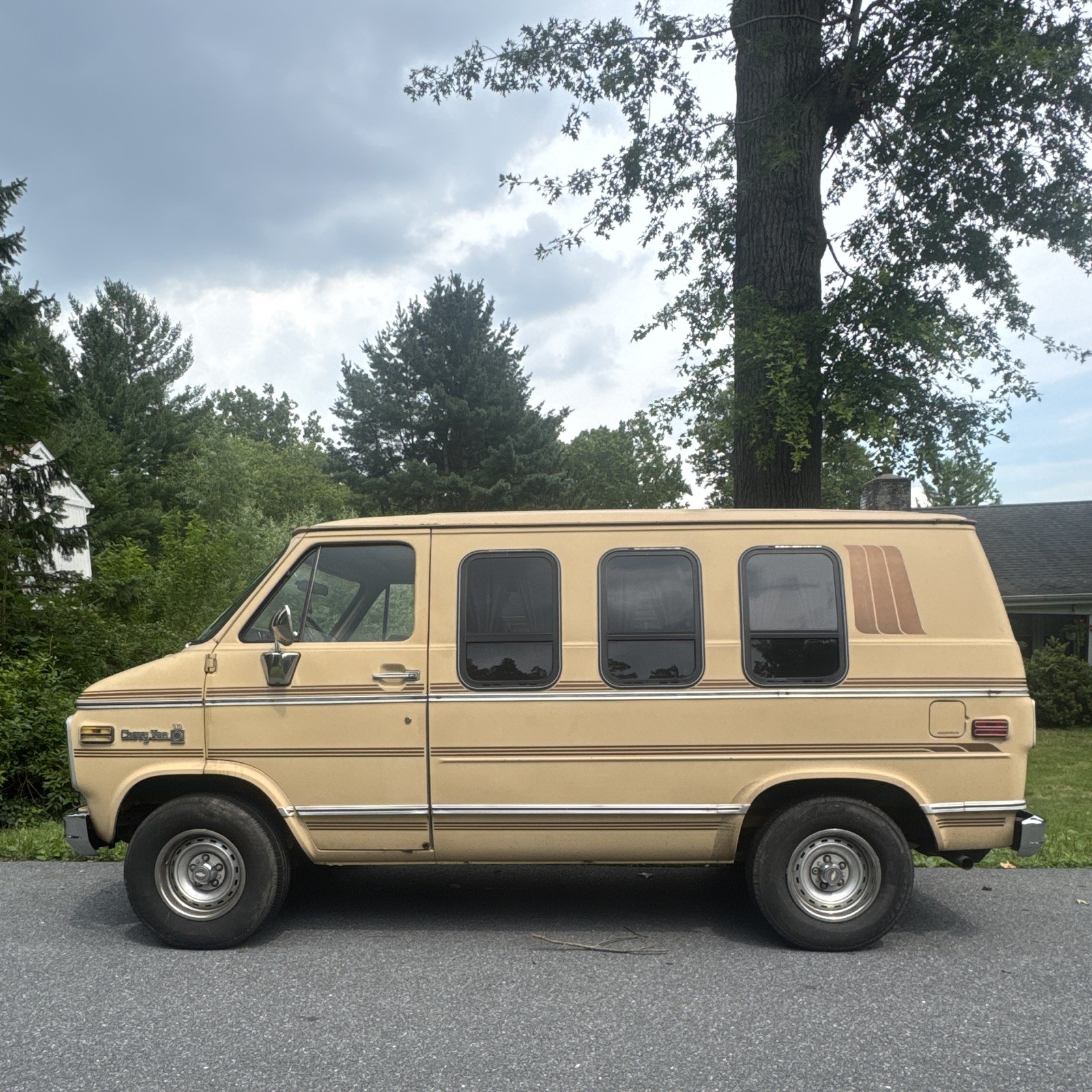 Chevrolet-G10-1978-Standard-Passenger-Van-Tan