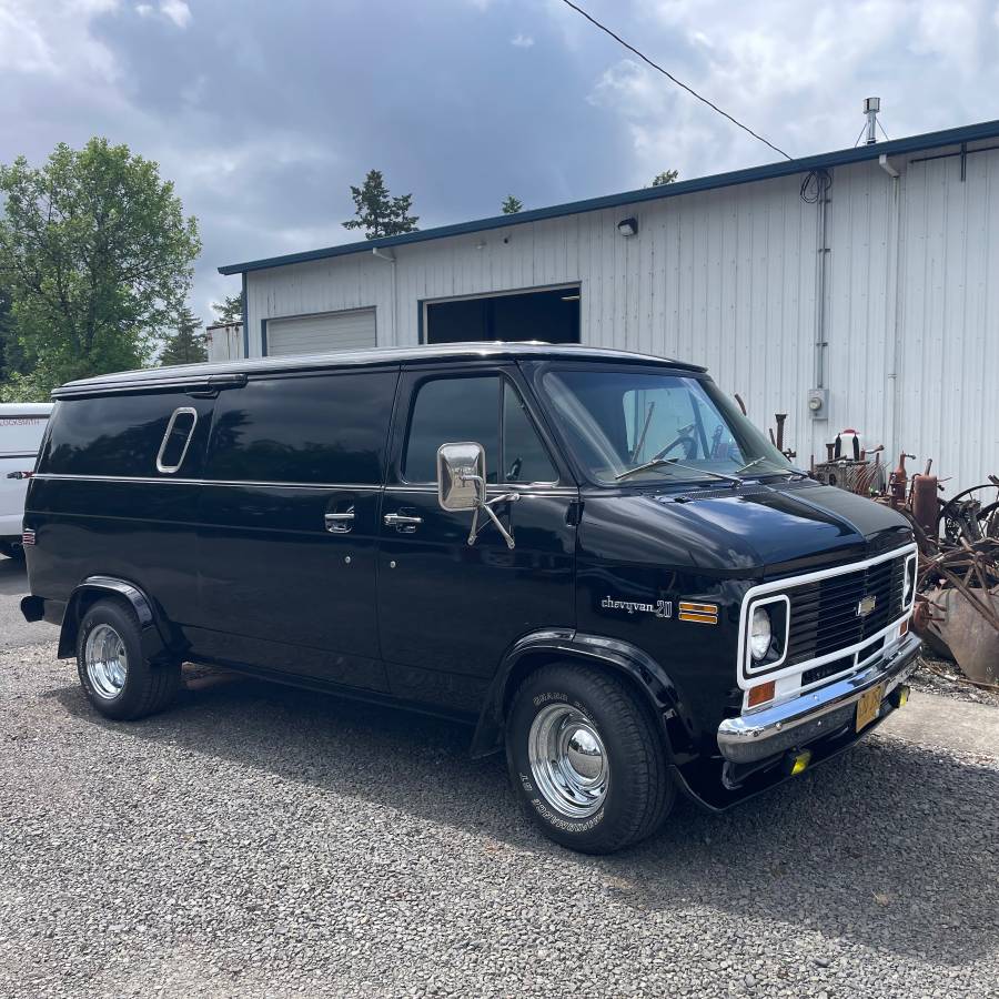 Chevrolet-G20-van-1976-black