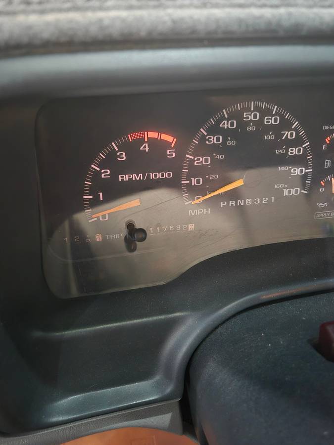 Chevrolet-Gmt-400-34-ton-nominal-1996-silver