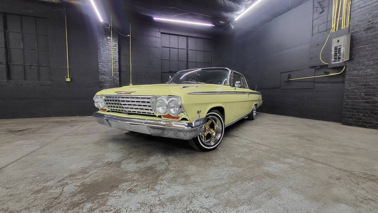 Chevrolet-Impala-1962-Cream-Black