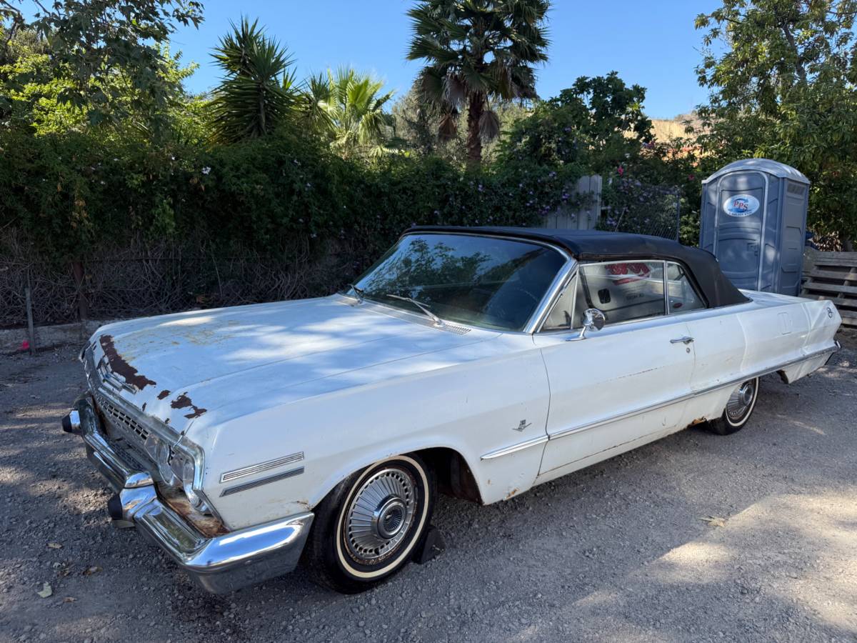 Chevrolet-Impala-1963-white