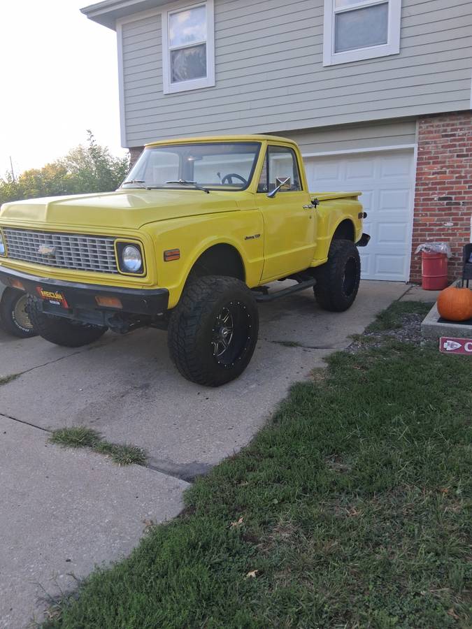 Chevrolet-K10-pickup-1972-yellow