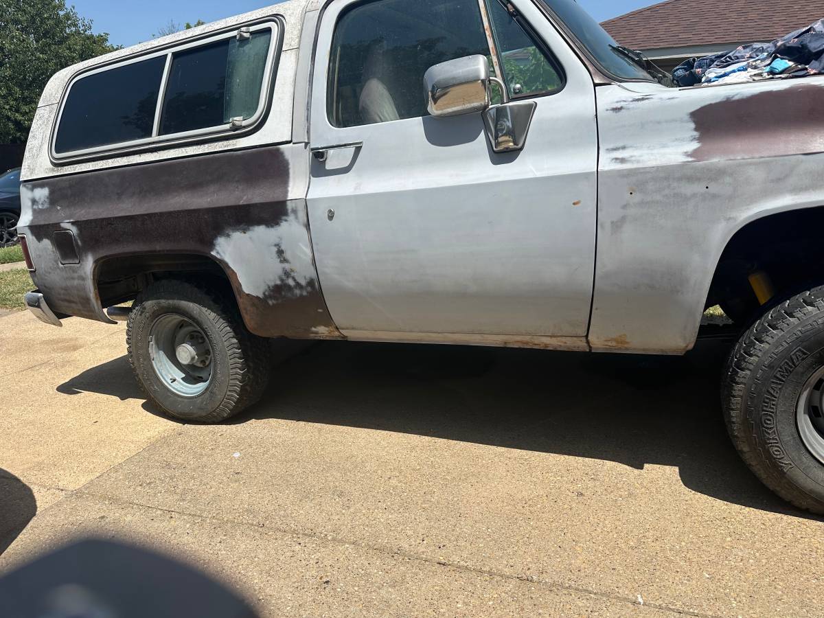 Chevrolet-K5-blazer-1985-grey