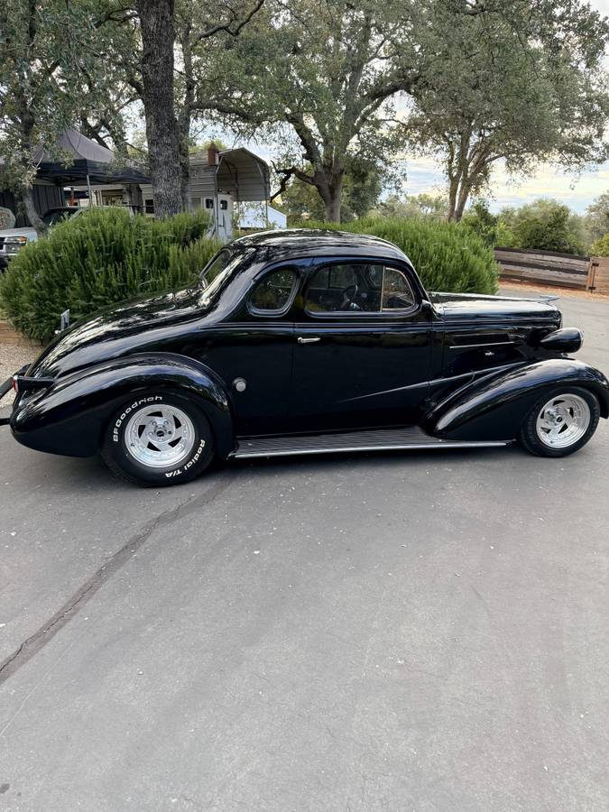 Chevrolet-Master-deluxe-business-coupe-1937-black