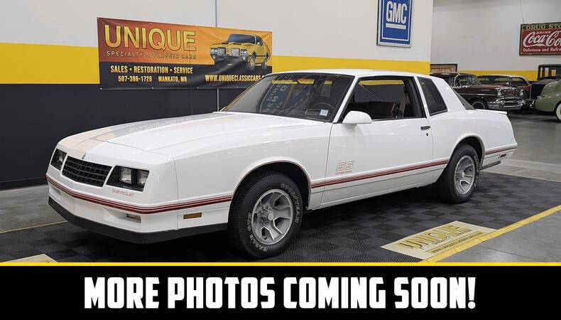 Chevrolet-Monte-carlo-1987-White