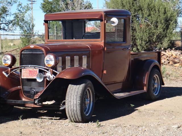 Chevrolet-Pickup-1933-brown