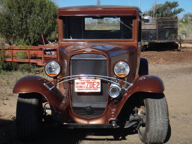 Chevrolet-Pickup-1933-brown