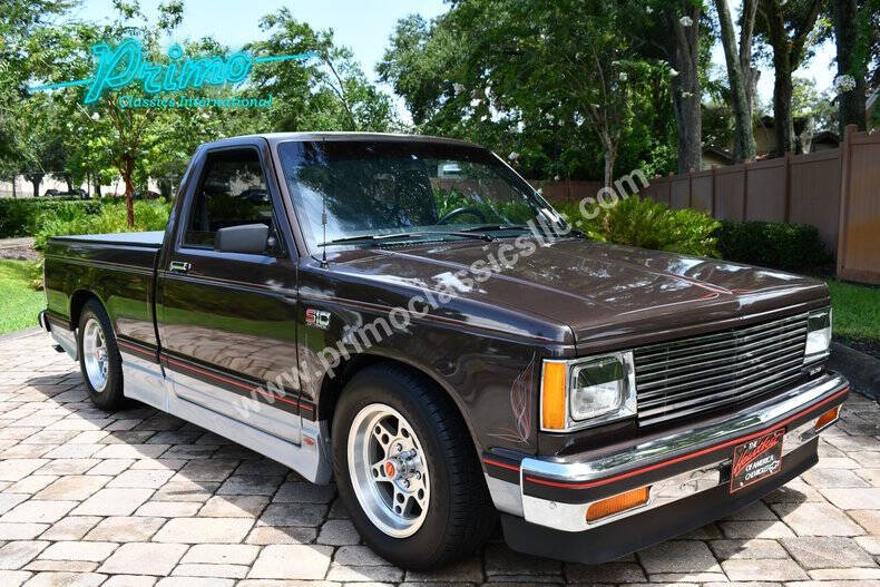 Chevrolet-S-10-1985-Bronze-Black