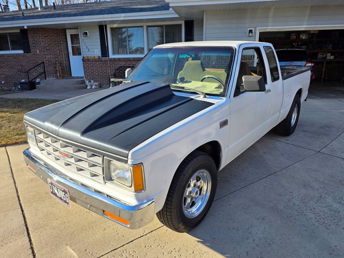 Chevrolet-S-10-pickup-1989
