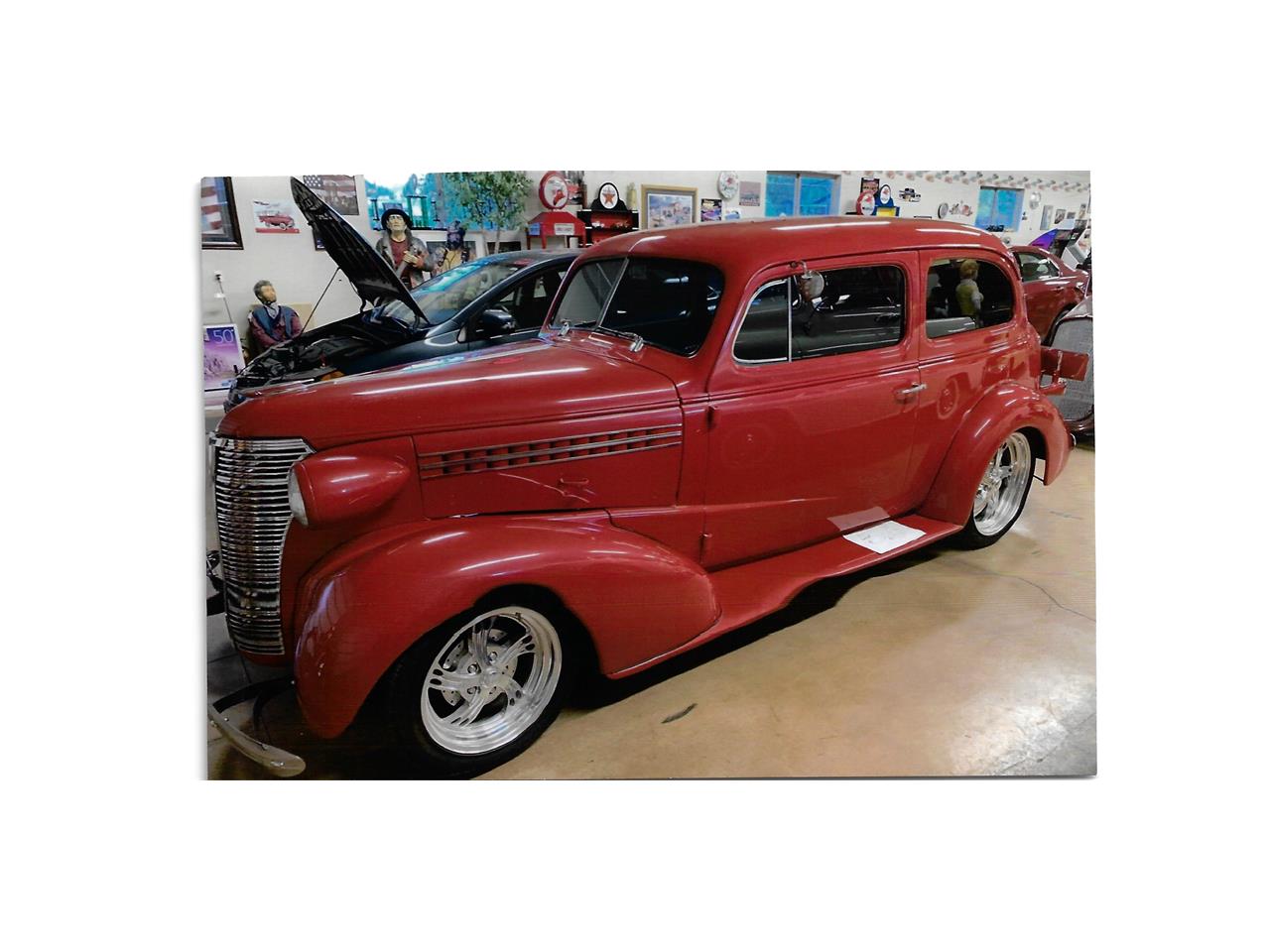 Chevrolet-Sedan-1938-Imron-Red-Metalic-White
