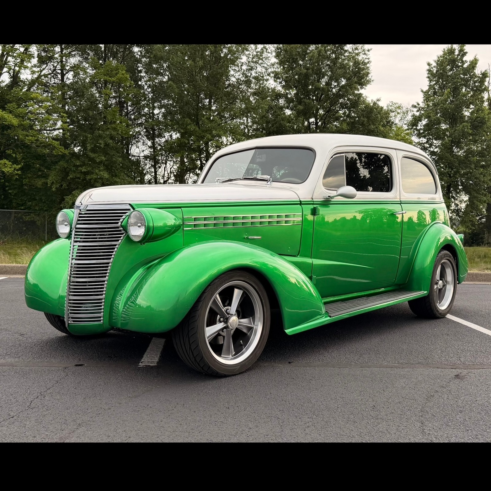 Chevrolet-Sedan-1938-Sedan-Tan