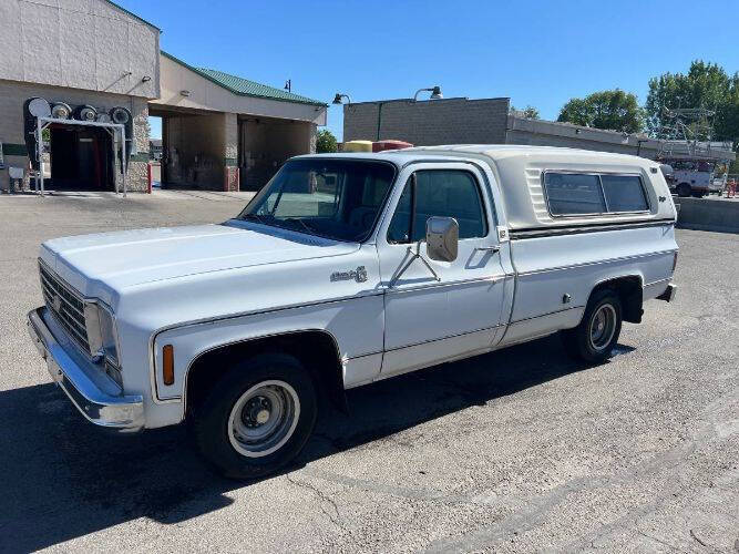 Chevrolet-Silverado-1500-ss-classic-1975-White
