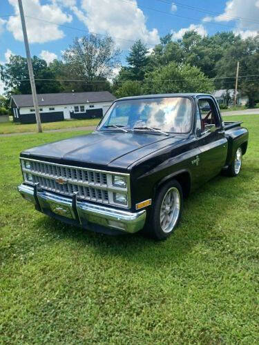 Chevrolet-Silverado-1500-ss-classic-1981-Black-Red
