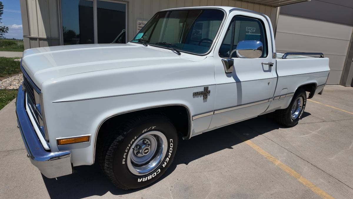 Chevrolet-Silverado-1984