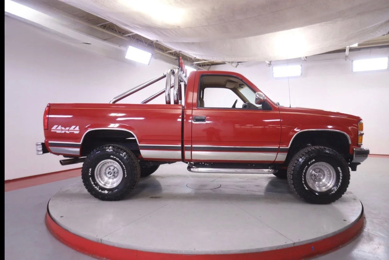 Chevrolet-Silverado-1988-Red-Tan