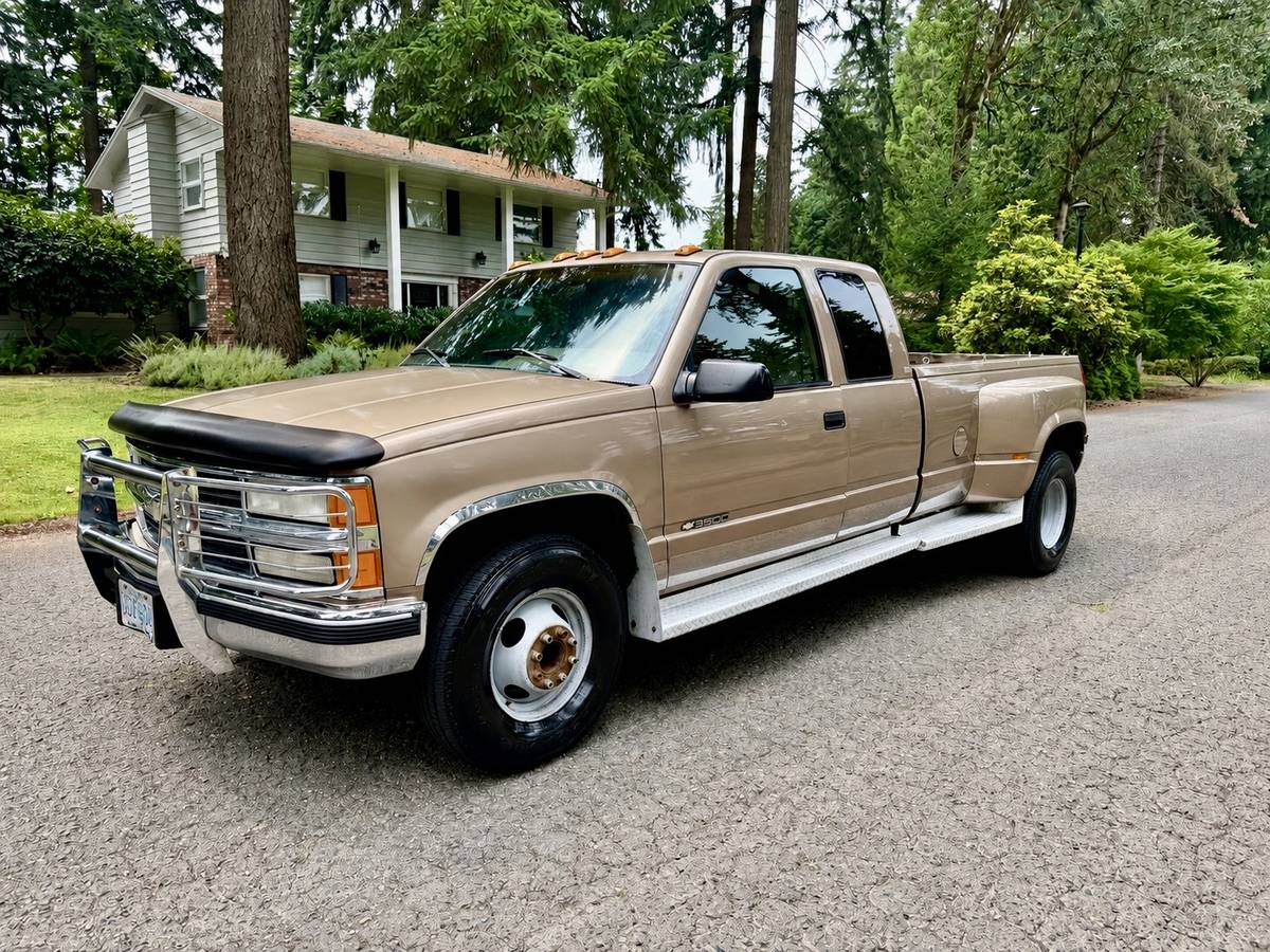 Chevrolet-Silverado-3500-1995