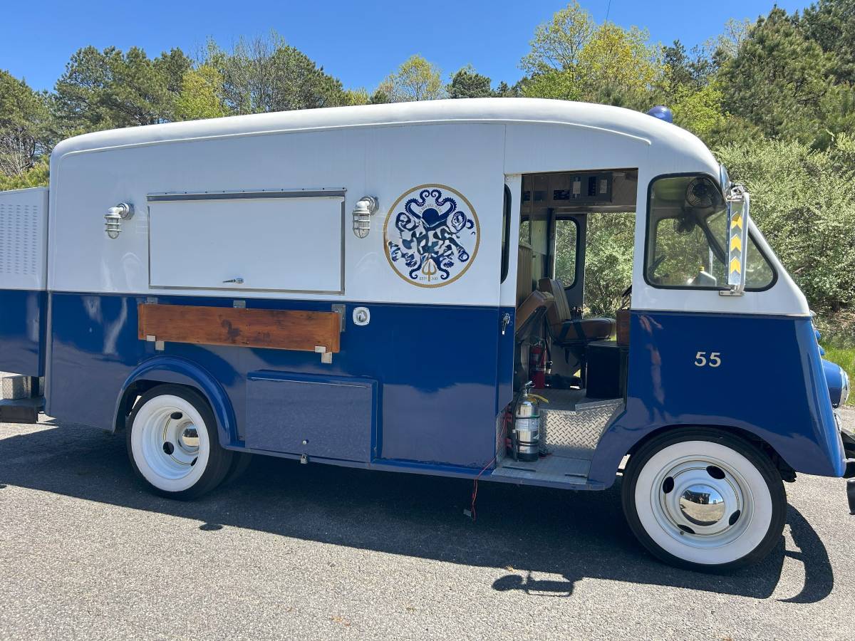 Chevrolet-Step-van-1955