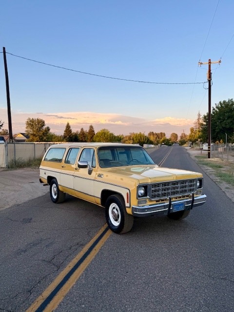 Chevrolet-Suburban-1978-SUV-Tan