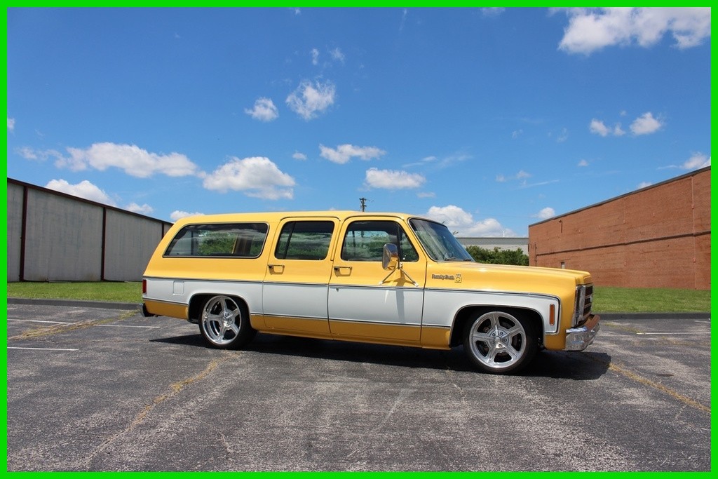 Chevrolet-Suburban-1979-SUV-Tan