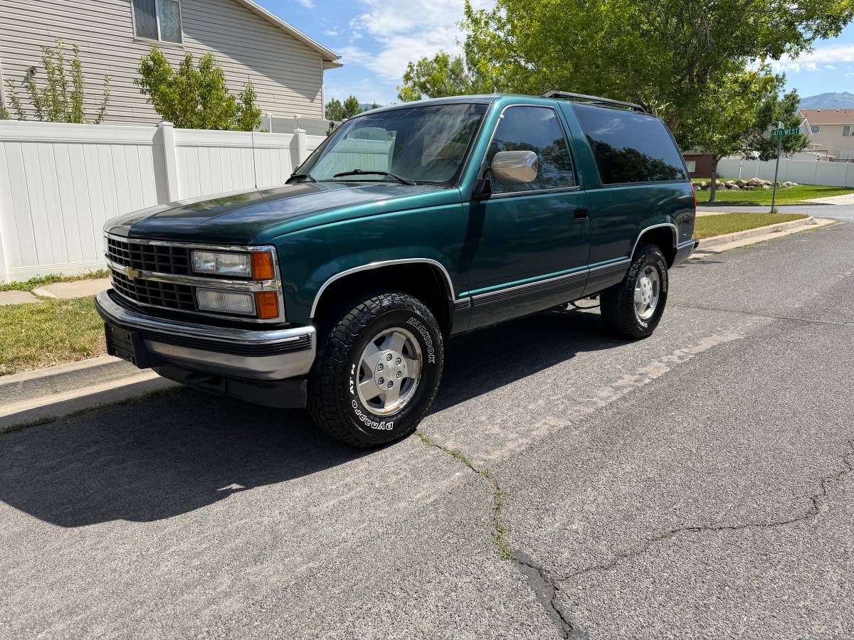 Chevrolet-Tahoe-1992