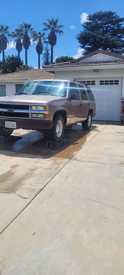Chevrolet-Tahoe-lt-1996
